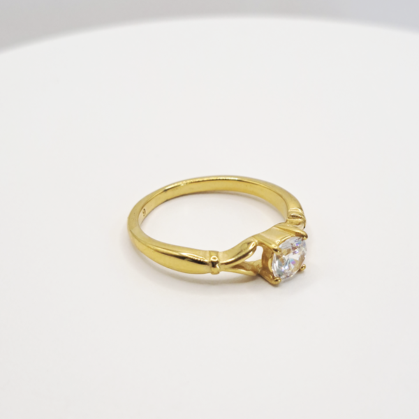 Sormus, kullattu ter&auml;s Cubic Zirconia -kivell&auml;